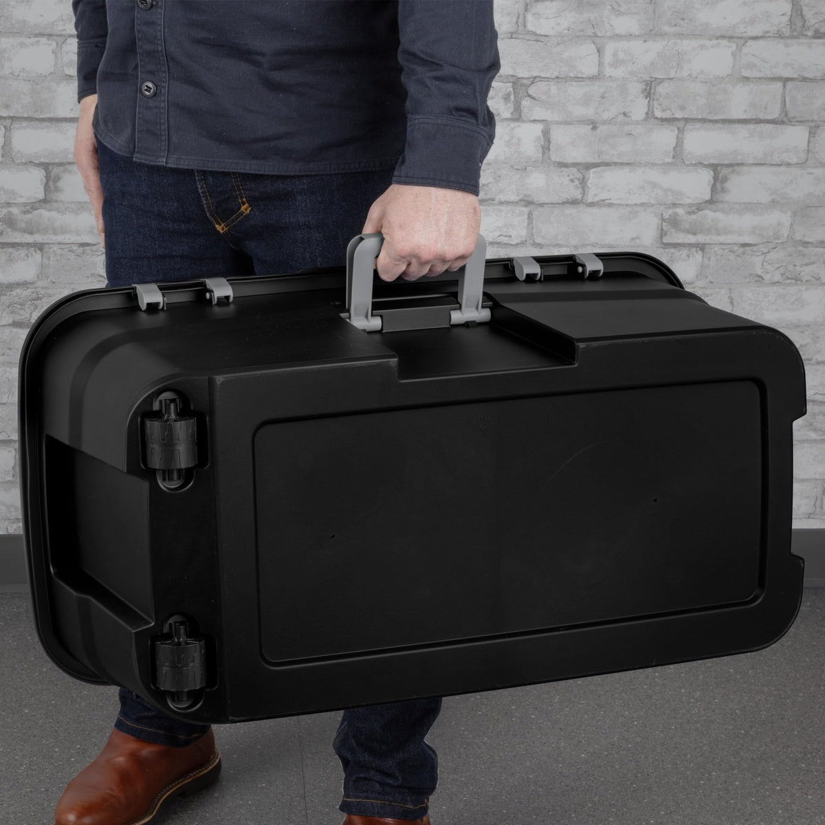 22 Gallon Wheeled Plastic Storage Bin with Lockable Lid L2529
